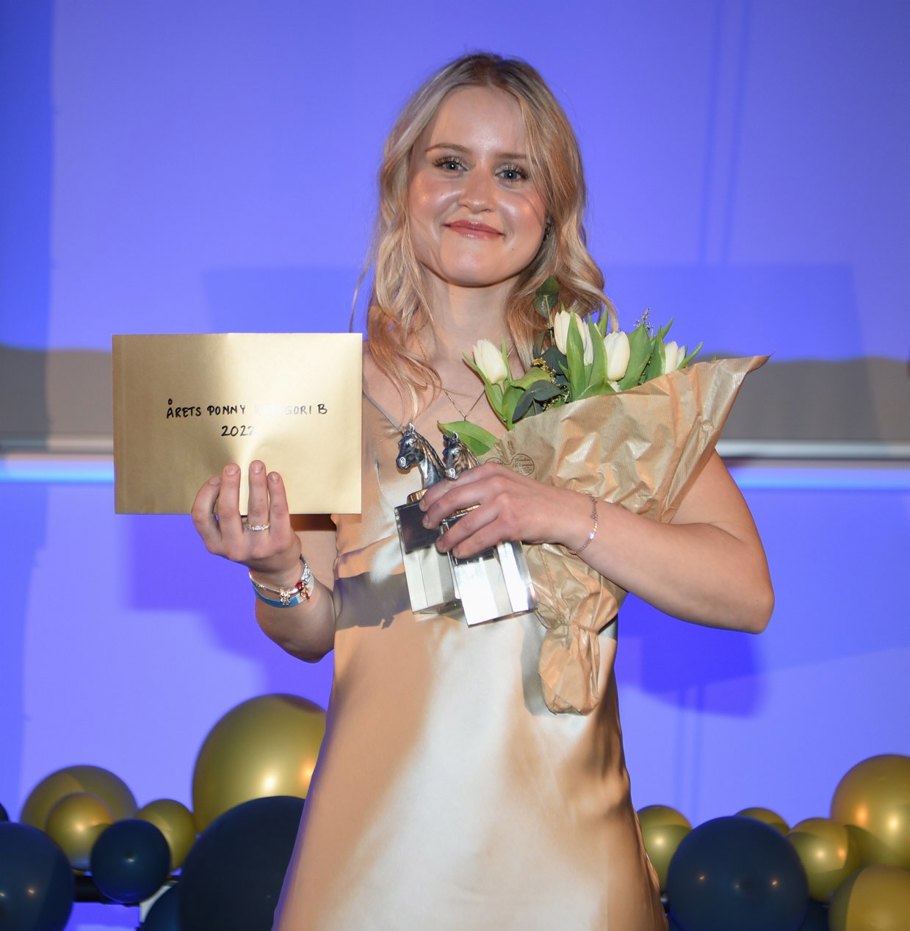 Årets Ponny Kat B 2022 Hades (Linnéa Alsén).jpg